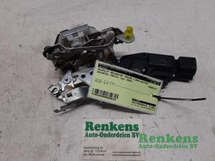 Gebruikte Deurslot Mechaniek 4Deurs links-achter Daihatsu Trevis 1.0 12V DVVT Prijs € 30,00 Margeregeling aangeboden door Renkens Auto-Onderdelen B.V.
