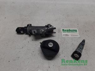 Gebruikte Slotenset Cilinder (compleet) Seat Ibiza IV SC (6J1) 1.9 TDI 90 Prijs € 60,00 Margeregeling aangeboden door Renkens Auto-Onderdelen B.V.