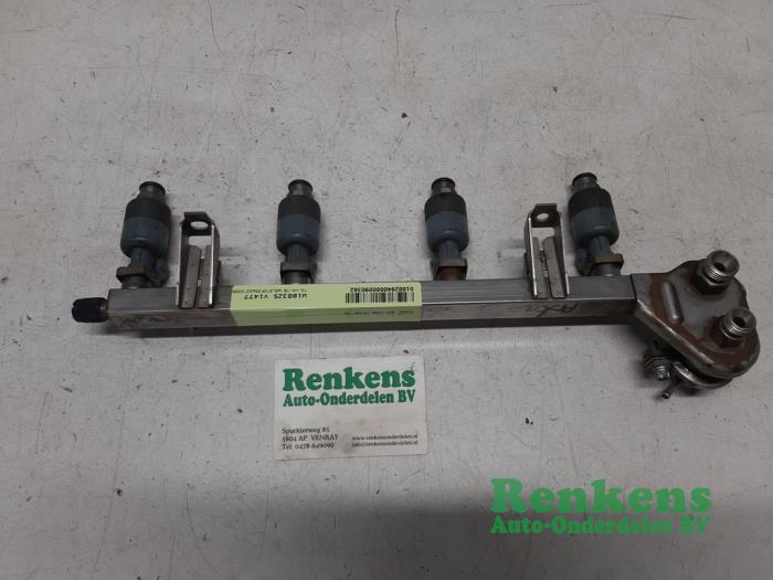 Gebruikte Injector brug Opel Astra G Caravan (F35) 1.6 16V Prijs € 35,00 Margeregeling aangeboden door Renkens Auto-Onderdelen B.V.