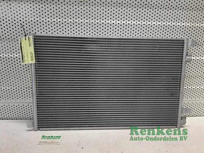 Gebruikte Airco Condensor Renault Grand Scénic II (JM) 2.0 16V Prijs € 30,00 Margeregeling aangeboden door Renkens Auto-Onderdelen B.V.