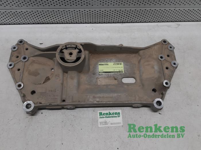 Gebruikte Subframe Seat Leon (1P1) 2.0 TFSI FR 16V Prijs € 60,00 Margeregeling aangeboden door Renkens Auto-Onderdelen B.V.