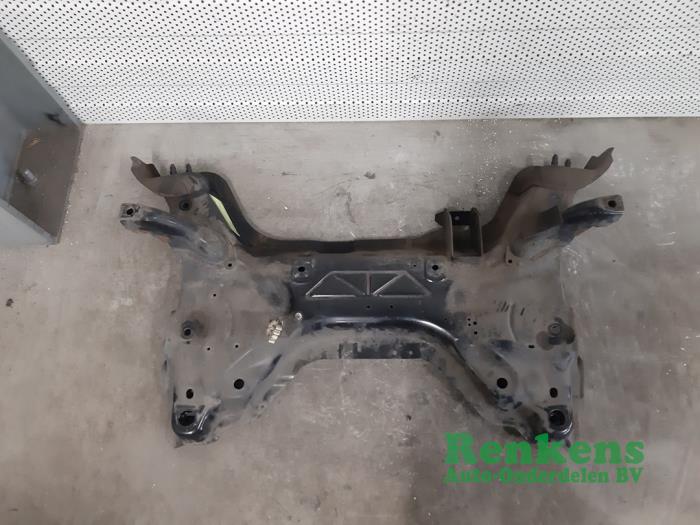 Gebruikte Subframe Peugeot 3008 I (0U/HU) 2.0 HDiF 16V Prijs € 125,00 Margeregeling aangeboden door Renkens Auto-Onderdelen B.V.