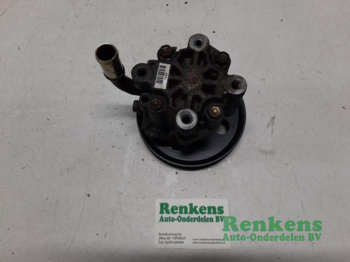 Gebruikte Servopomp Chrysler Voyager/Grand Voyager (RG/RS) 2.8 CRD 16V Autom. Prijs € 50,00 Margeregeling aangeboden door Renkens Auto-Onderdelen B.V.