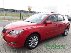 Gebruikte Buitenspiegel links Mazda 3 Sport (BK14) 1.6i 16V Prijs € 35,00 Margeregeling aangeboden door Renkens Auto-Onderdelen B.V.