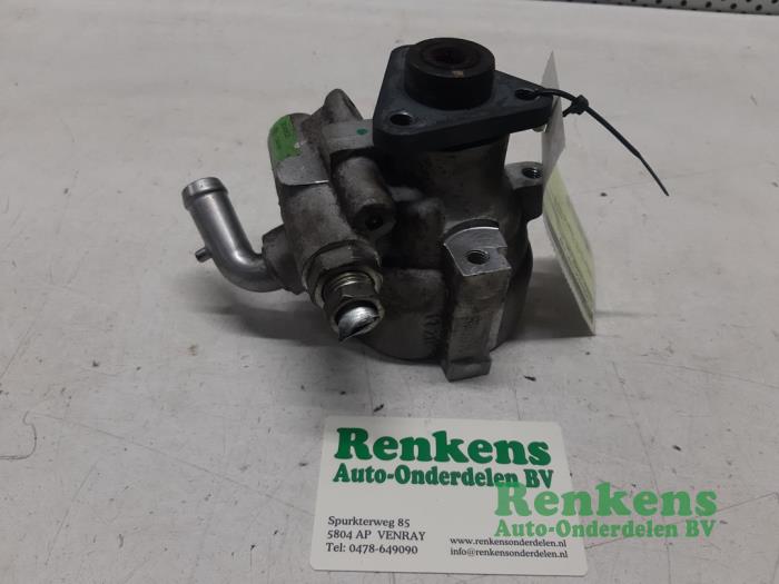 Gebruikte Pomp Servo Peugeot Bipper (AA) 1.3 HDI Prijs € 50,00 Margeregeling aangeboden door Renkens Auto-Onderdelen B.V.