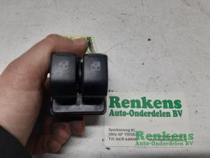 Gebruikte Elektrisch Raam Schakelaar Chevrolet Spark 1.0 16V Prijs € 15,00 Margeregeling aangeboden door Renkens Auto-Onderdelen B.V.