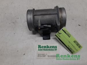 Gebruikte Luchtmassameter Skoda Superb (3U4) 2.5 TDI V6 24V Prijs € 30,00 Margeregeling aangeboden door Renkens Auto-Onderdelen B.V.