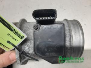 Luchtmassameter van een Skoda Superb (3U4) 2.5 TDI V6 24V 2007