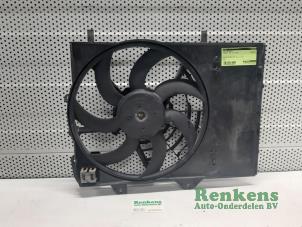 Gebruikte Koelvin Motor Peugeot 208 I (CA/CC/CK/CL) 1.4 HDi Prijs € 40,00 Margeregeling aangeboden door Renkens Auto-Onderdelen B.V.