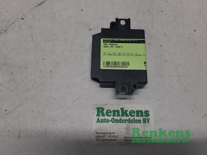 Gebruikte PDC Module Audi A4 Avant (B7) 2.0 TDI 16V Prijs € 30,00 Margeregeling aangeboden door Renkens Auto-Onderdelen B.V.