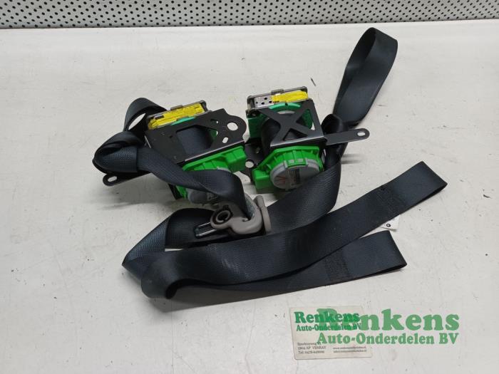 Airbag Set+Module van een Toyota Yaris II (P9) 1.33 16V Dual VVT-I 2009