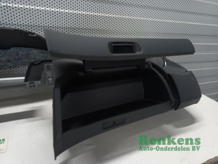 Airbag Set+Module van een Toyota Yaris II (P9) 1.33 16V Dual VVT-I 2009