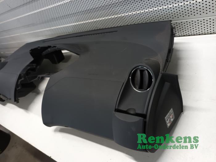 Airbag Set+Module van een Toyota Yaris II (P9) 1.33 16V Dual VVT-I 2009