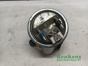 Gebruikte Benzinepomp Opel Tigra Twin Top 1.4 16V Prijs € 40,00 Margeregeling aangeboden door Renkens Auto-Onderdelen B.V.