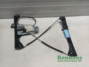 Gebruikte Ruitmechaniek 2Deurs links-voor Mercedes C Sportcoupé (C203) 1.8 C-160 Prijs € 35,00 Margeregeling aangeboden door Renkens Auto-Onderdelen B.V.
