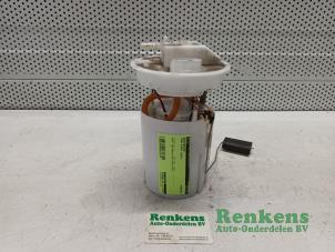 Gebruikte Benzinepomp Ford B-Max (JK8) 1.0 EcoBoost 12V 100 Prijs € 60,00 Margeregeling aangeboden door Renkens Auto-Onderdelen B.V.