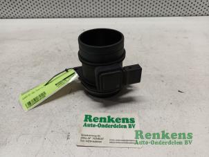 Gebruikte Luchtmassameter Mercedes A (W169) 2.0 A-160 CDI 16V 3-Drs. Prijs € 30,00 Margeregeling aangeboden door Renkens Auto-Onderdelen B.V.