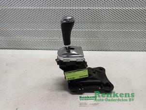 Gebruikte Selectiehendel automaat Peugeot 208 I (CA/CC/CK/CL) 1.4 HDi Prijs € 60,00 Margeregeling aangeboden door Renkens Auto-Onderdelen B.V.