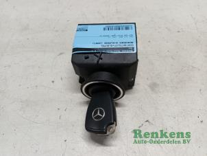 Gebruikte Sleutel + Contactslot Mercedes A (W169) 1.5 A-150 5-Drs. Prijs € 50,00 Margeregeling aangeboden door Renkens Auto-Onderdelen B.V.