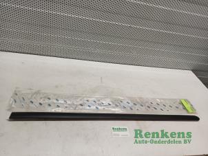 Nieuwe Deurlijst Ford Fusion 1.4 16V Prijs € 14,52 Inclusief btw aangeboden door Renkens Auto-Onderdelen B.V.