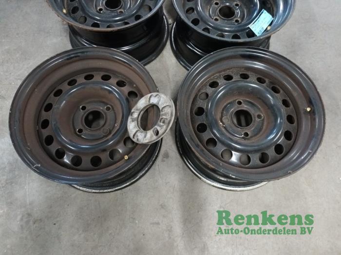 Velgen set van een Honda Civic (EJ/EK) 1.5i LS 16V 1996