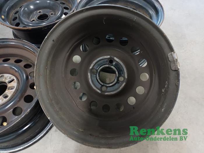 Velgen set van een Honda Civic (EJ/EK) 1.5i LS 16V 1996