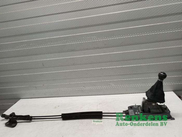 Gebruikte Schakelkabel Versnellingsbak Volkswagen Eos (1F7/F8) 2.0 TDI DPF Prijs € 60,00 Margeregeling aangeboden door Renkens Auto-Onderdelen B.V.