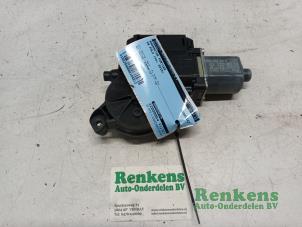 Gebruikte Motor electrisch raam Volkswagen Polo V (6R) 1.4 TDI DPF BlueMotion technology Prijs € 25,00 Margeregeling aangeboden door Renkens Auto-Onderdelen B.V.