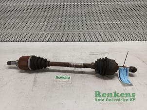 Gebruikte Homokineetas links-voor Peugeot 208 I (CA/CC/CK/CL) 1.4 HDi Prijs € 50,00 Margeregeling aangeboden door Renkens Auto-Onderdelen B.V.