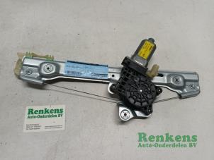 Gebruikte Ruitmechaniek 4Deurs rechts-achter Opel Karl 1.0 12V Prijs € 35,00 Margeregeling aangeboden door Renkens Auto-Onderdelen B.V.