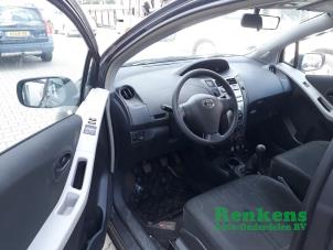 Gebruikte Airbag Set + Module Toyota Yaris II (P9) 1.0 12V VVT-i Prijs € 300,00 Margeregeling aangeboden door Renkens Auto-Onderdelen B.V.