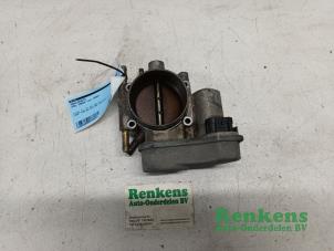 Gebruikte Gasklephuis Opel Omega B (25/26/27) 2.2 16V Prijs € 40,00 Margeregeling aangeboden door Renkens Auto-Onderdelen B.V.