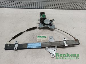 Gebruikte Ruitmechaniek 4Deurs links-achter Ssang Yong Rexton 2.7 Xdi RX/RJ 270 16V Prijs € 35,00 Margeregeling aangeboden door Renkens Auto-Onderdelen B.V.