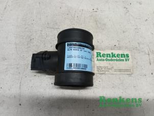 Gebruikte Luchtmassameter Alfa Romeo GT (937) 1.8 Twin Spark 16V Prijs € 20,00 Margeregeling aangeboden door Renkens Auto-Onderdelen B.V.