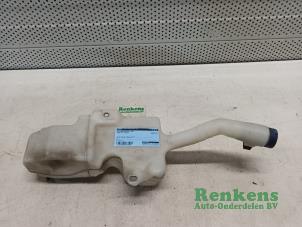 Gebruikte Ruitensproeier voor Ford Ka II 1.2 Prijs € 30,00 Margeregeling aangeboden door Renkens Auto-Onderdelen B.V.