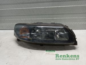 Gebruikte Rechter Koplamp Volvo V70 (SW) 2.4 D 20V Prijs € 40,00 Margeregeling aangeboden door Renkens Auto-Onderdelen B.V.