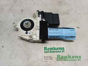 Gebruikte Portierruitmotor Seat Altea (5P1) 2.0 TDI 16V Prijs € 20,00 Margeregeling aangeboden door Renkens Auto-Onderdelen B.V.