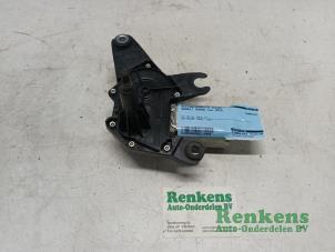 Gebruikte Motor Ruitenwisser achter Renault Twingo II (CN) 1.2 16V Prijs € 20,00 Margeregeling aangeboden door Renkens Auto-Onderdelen B.V.