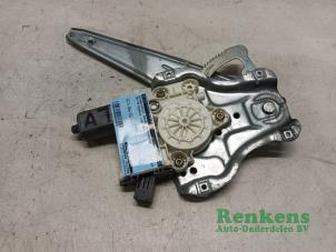 Gebruikte Ruitmechaniek 4Deurs links-achter Toyota Avensis Wagon (T25/B1E) 1.8 16V VVT-i Prijs € 30,00 Margeregeling aangeboden door Renkens Auto-Onderdelen B.V.