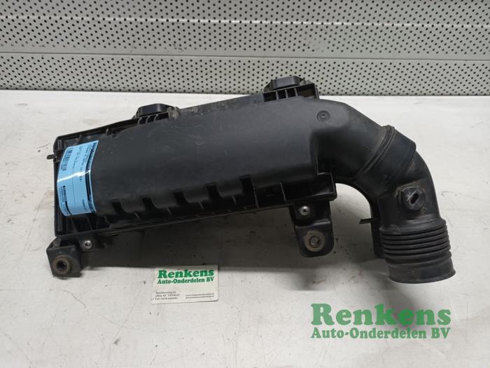 Gebruikte Luchtfilterhuis Citroen C4 Cactus (0B/0P) 1.2 PureTech 110 12V Prijs € 40,00 Margeregeling aangeboden door Renkens Auto-Onderdelen B.V.