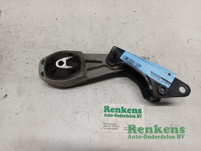 Gebruikte Motorsteun Citroen C4 Cactus (0B/0P) 1.2 PureTech 110 12V Prijs € 20,00 Margeregeling aangeboden door Renkens Auto-Onderdelen B.V.