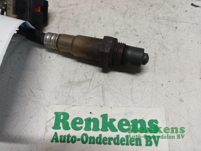 Lambda Sonde van een Opel Corsa D 1.2 ecoFLEX 2014