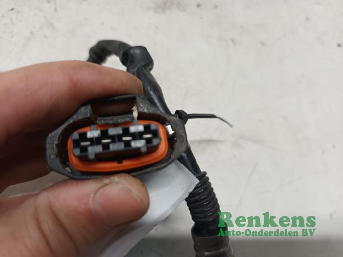 Lambda Sonde van een Opel Corsa D 1.2 ecoFLEX 2014