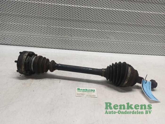 Gebruikte Aandrijfas links-voor Volkswagen Transporter/Caravelle T4 1.9 TD Caravelle Prijs € 50,00 Margeregeling aangeboden door Renkens Auto-Onderdelen B.V.