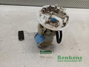 Gebruikte Benzinepomp Renault Kangoo Express (FC) 1.6 16V Prijs € 35,00 Margeregeling aangeboden door Renkens Auto-Onderdelen B.V.
