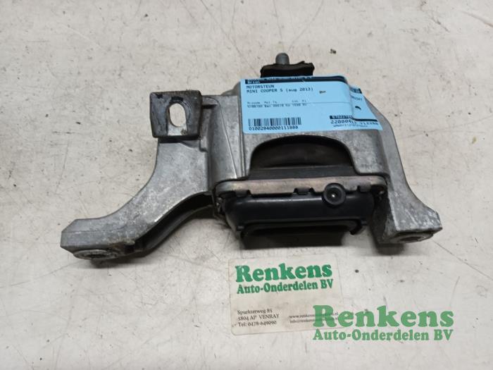 Gebruikte Motorsteun Mini Mini (R56) 1.6 16V Cooper S Prijs € 30,00 Margeregeling aangeboden door Renkens Auto-Onderdelen B.V.