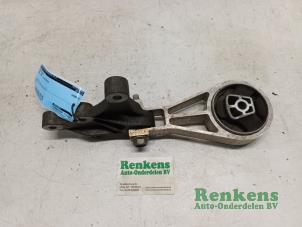 Gebruikte Motorrubber Opel Karl 1.0 12V Prijs € 20,00 Margeregeling aangeboden door Renkens Auto-Onderdelen B.V.