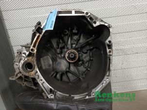 Gebruikte Versnellingsbak Renault Scénic III (JZ) 1.5 dCi 105 Prijs € 300,00 Margeregeling aangeboden door Renkens Auto-Onderdelen B.V.