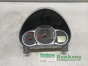 Gebruikte Kilometerteller KM Mazda 2 (DE) 1.3 16V MZR Prijs € 45,00 Margeregeling aangeboden door Renkens Auto-Onderdelen B.V.