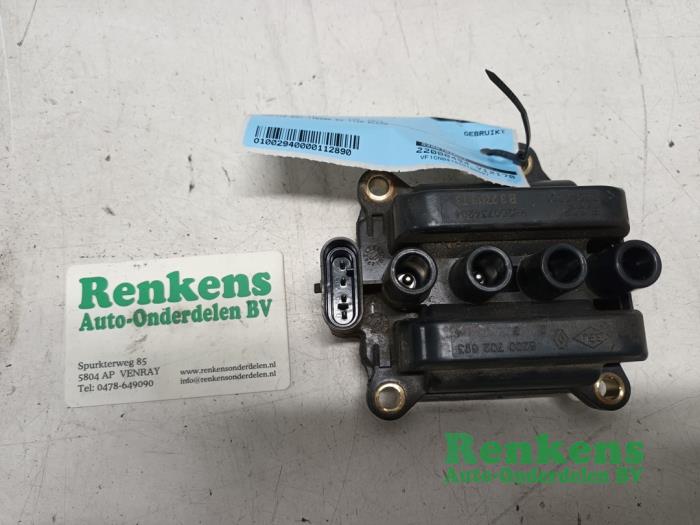 Gebruikte Bobine Renault Twingo II (CN) 1.2 16V Prijs € 20,00 Margeregeling aangeboden door Renkens Auto-Onderdelen B.V.